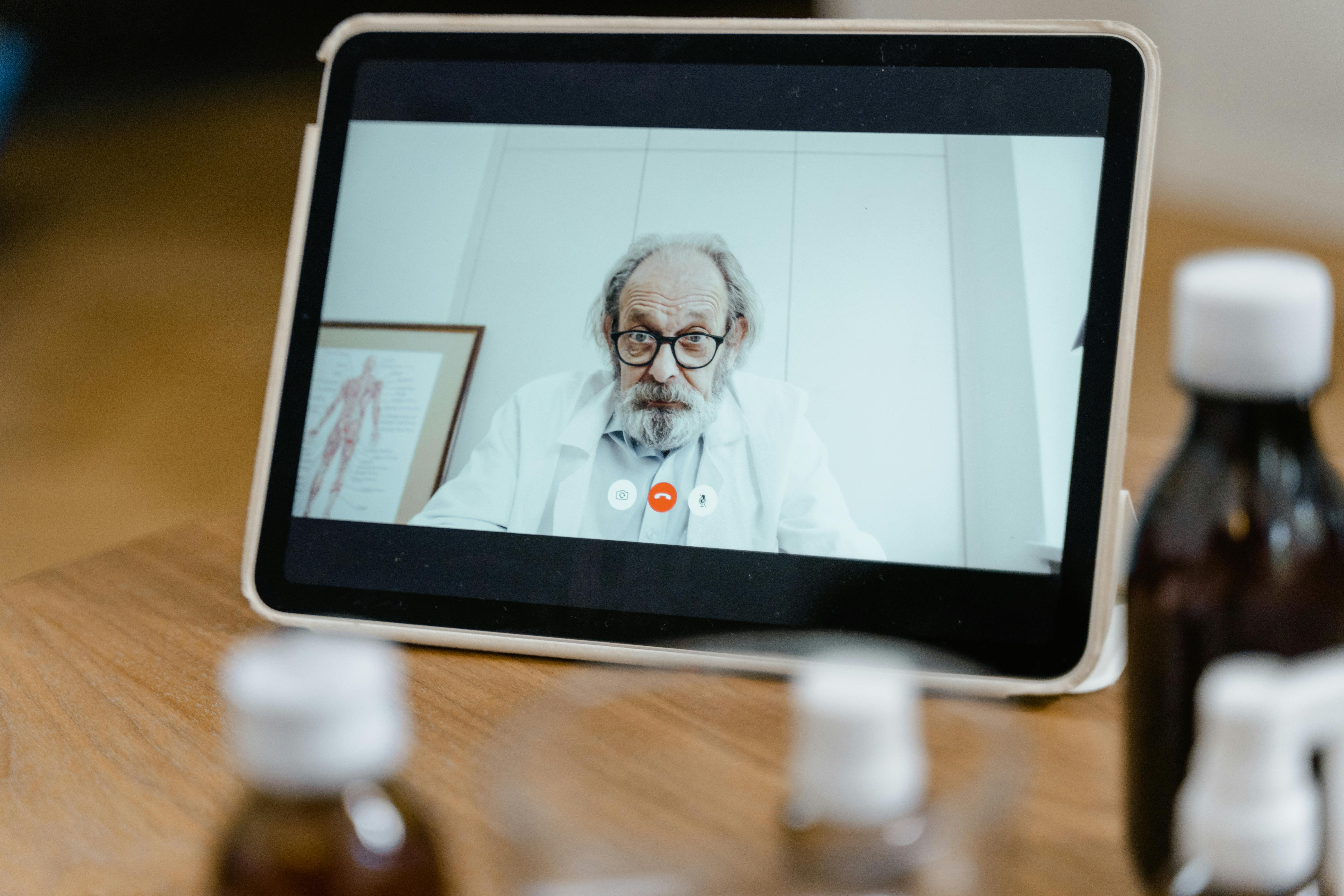Dlaczego teleporada to nie jest skrót diagnostyczny. O standardach i procedurach w konsultacjach online